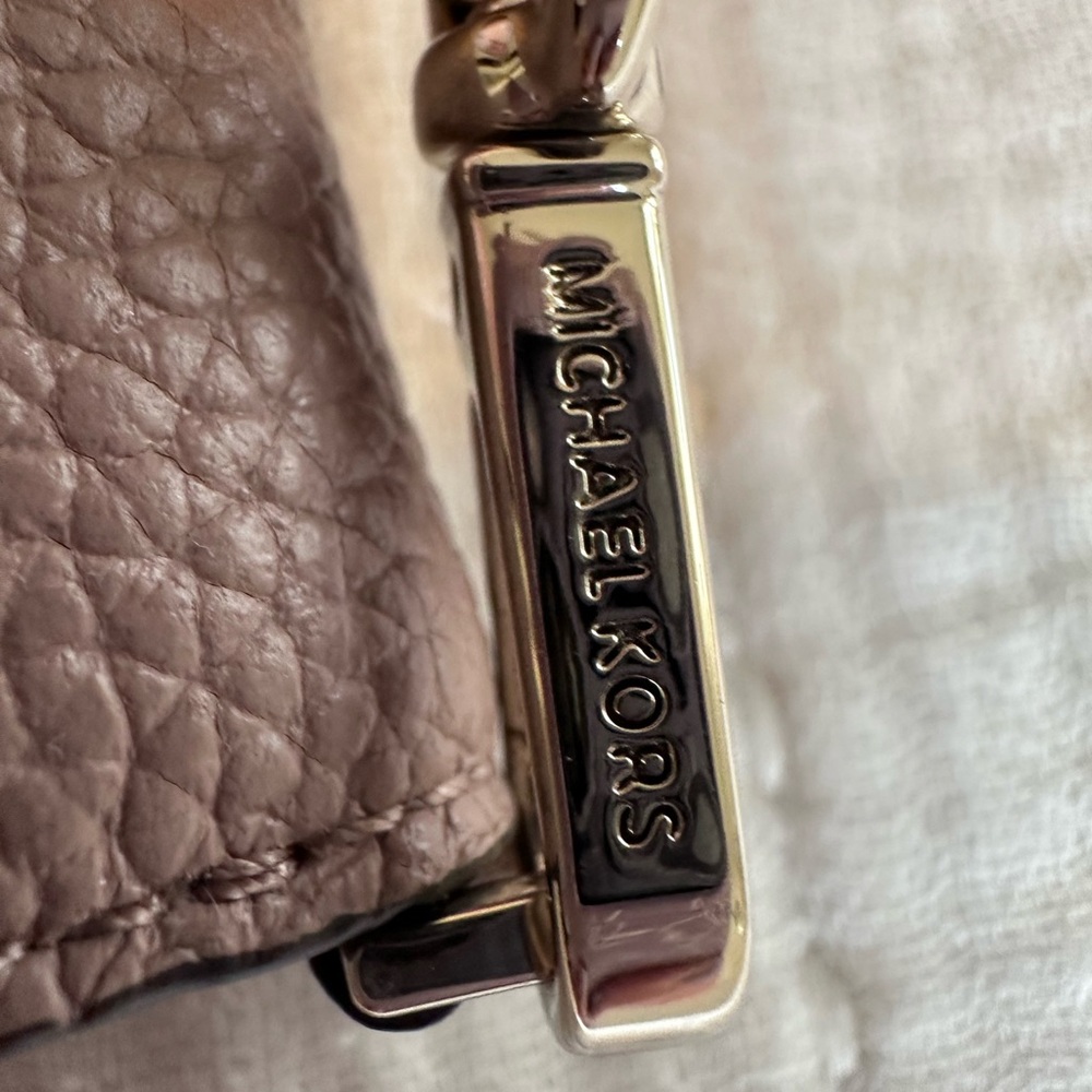 Michael Kors Mauve Pebbled Leather Crossbody Bag - Picture 4 of 10